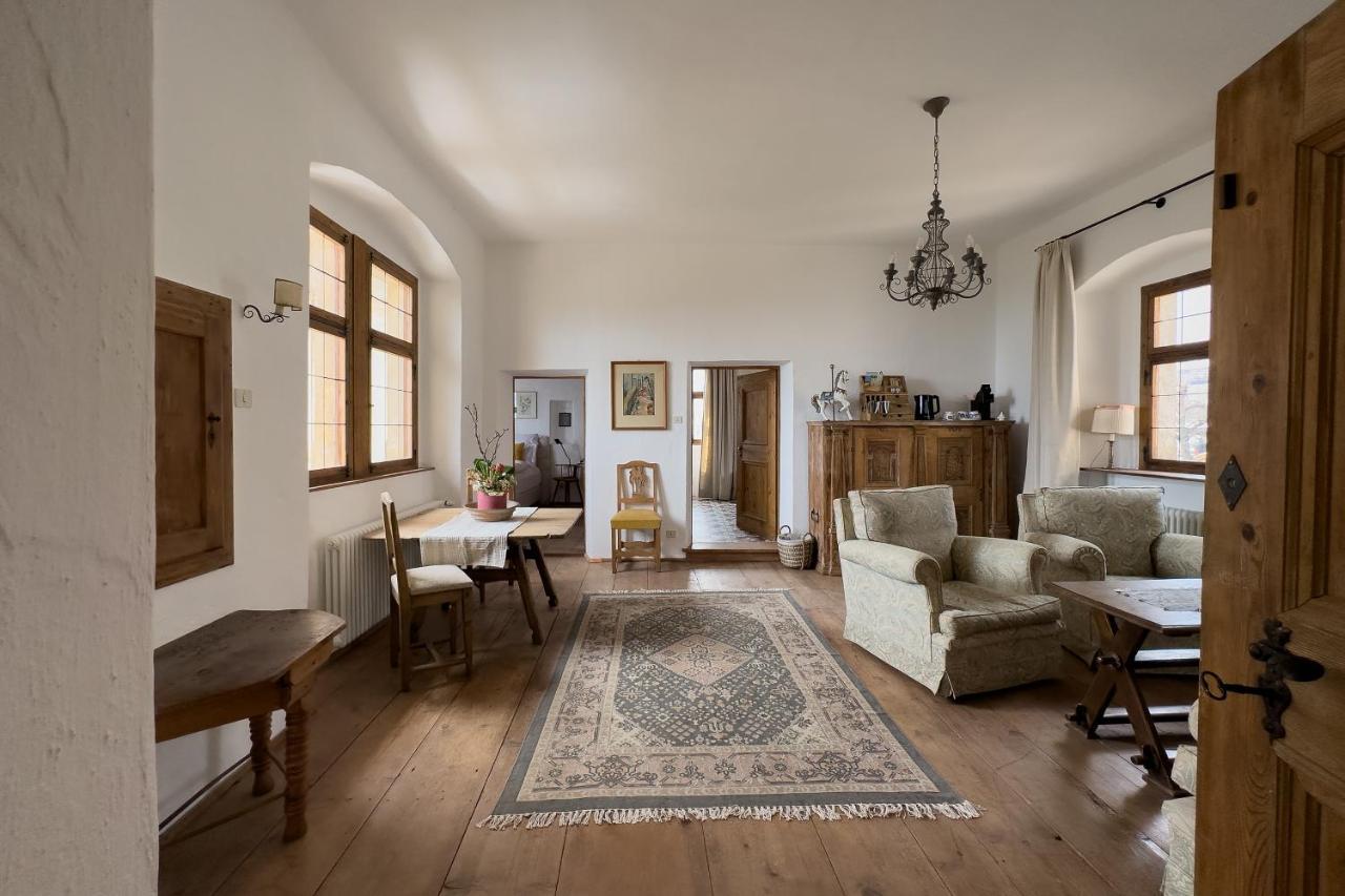 Ansitz Zinnenberg Eppan an der Weinstraße Buitenkant foto